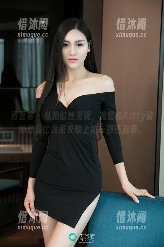 青豆客 - 私拍时我发现，施忆佳Kitty酱的套装比我家衣架上的衣服还重要。