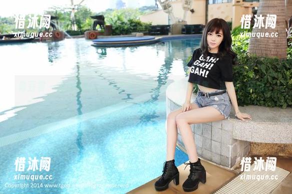 青豆客 - 汪佩妮Penny海边日常：高清写真集，潜水、翻滚、冲浪......还有按钮呢！