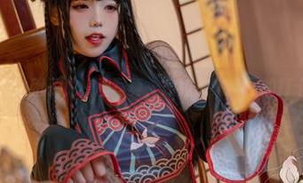 看！黏黏团子兔校园写真，隐约传来学霸的打卡声…